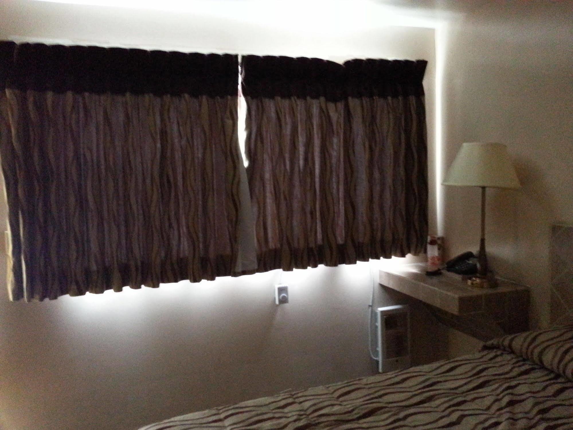 Pleasant Stay Motel Ancaster Esterno foto